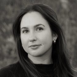 Elizabeth Rivelli headshot